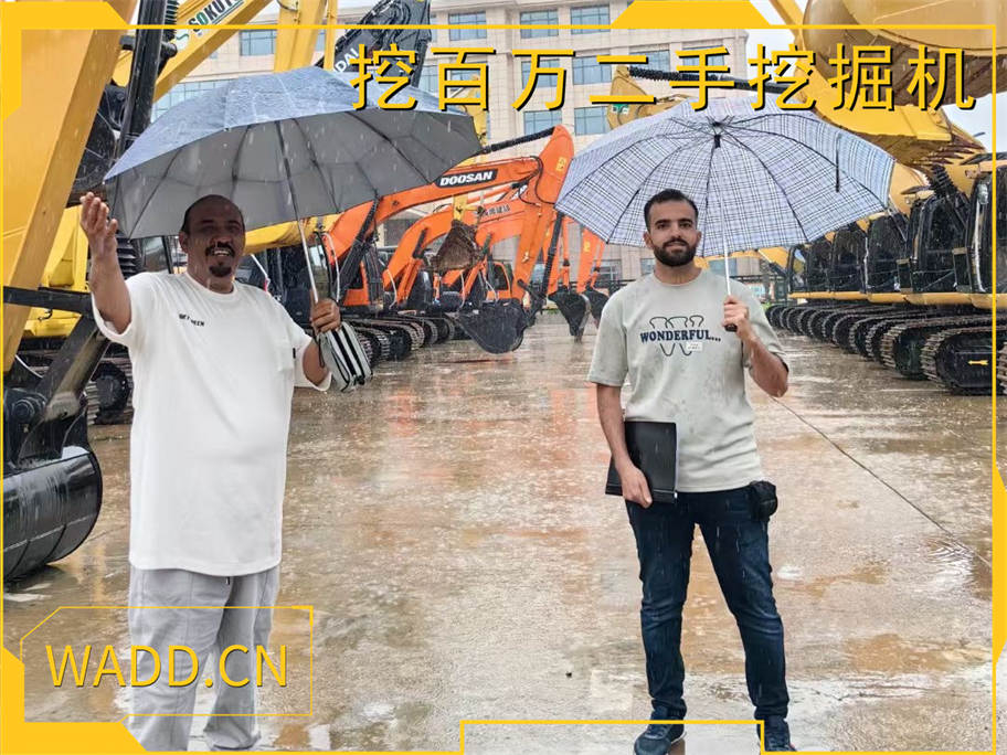 哈薩克斯坦客戶現(xiàn)場挑選二手挖掘機的成功案例 Success Story: Kazakhstani Clients On-Site Selection of Used Excavators